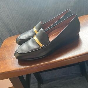 Vionic Evie leather orthotic banded loafers like new 6.5
